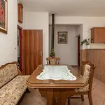 アパート Three-bedroom In *