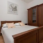 Three-bedroom In アパート