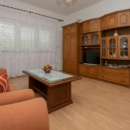 Lägenhet Three-bedroom In *