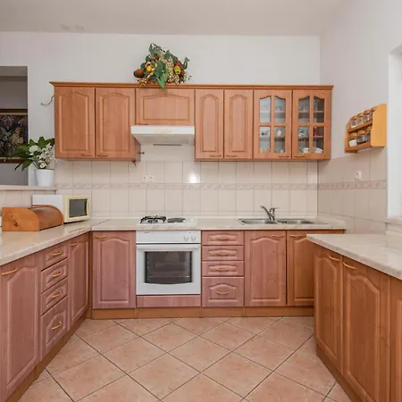 Three-bedroom In Lägenhet *