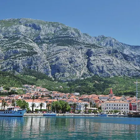 Lägenhet Three-bedroom In Makarska