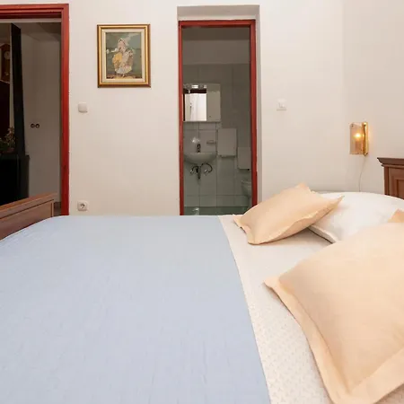 Three-bedroom In * マカルスカ